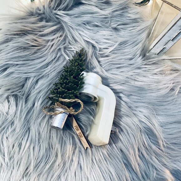 Bath and Body Works x White Barn Farmhouse Christmas Tree Wallflower Plug In - Picture 3 of 5